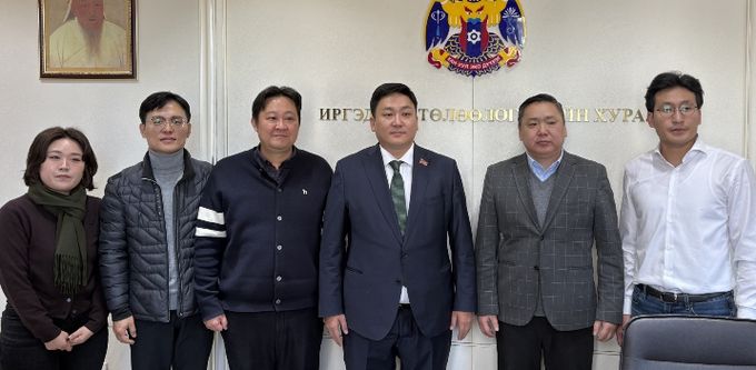 경상국립대학교(GNU) 2월 10일 몽골 항올구청에서 ‘GNU 글로벌 협력 기관(GNU Global Cooperation Institution)’ 현판식을 개최했다.