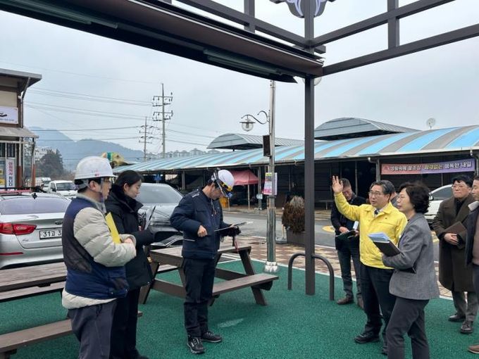 강상구 부시장을 비롯한 민관 합동점검반이 설 명절을 앞두고 다중이용시설 안전점검을 실시했다.