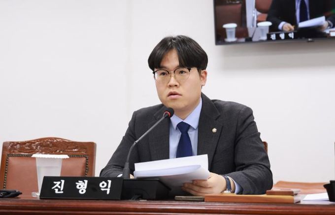 창원시의회 진형익 의원, 장애인 보조견‘동반 출입’인식 높인다