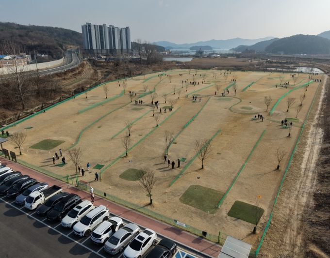 잔디보호 및 시설개선 위한 휴장 실시