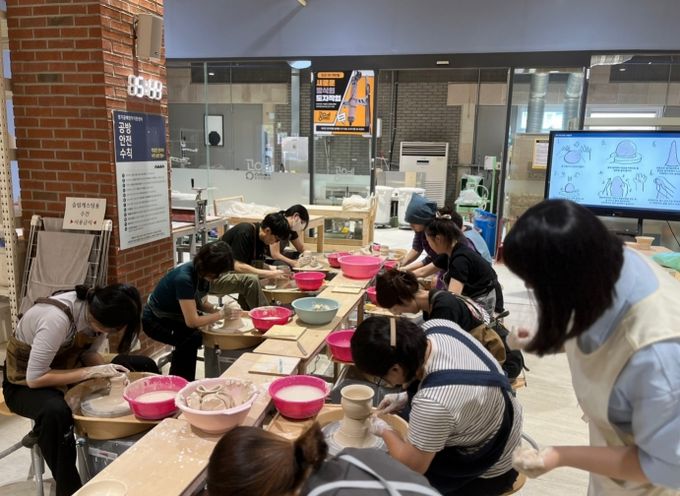 2025 경기공예창작지원센터 도자 물레 기초 교육 현장사진