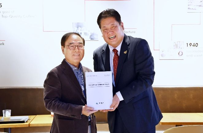 태백시, 강원특별자치도체육회장에 감사패 전달