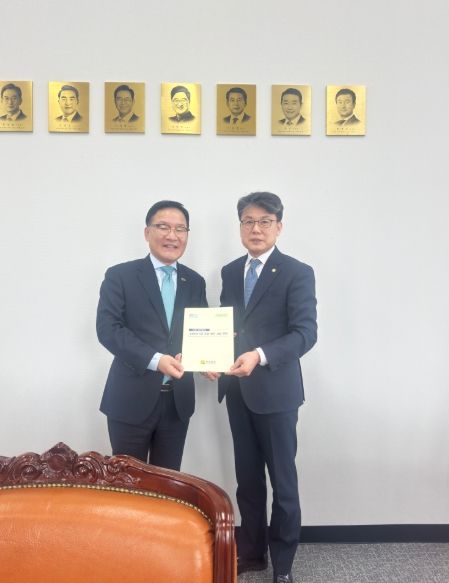 진성준 예결위원장